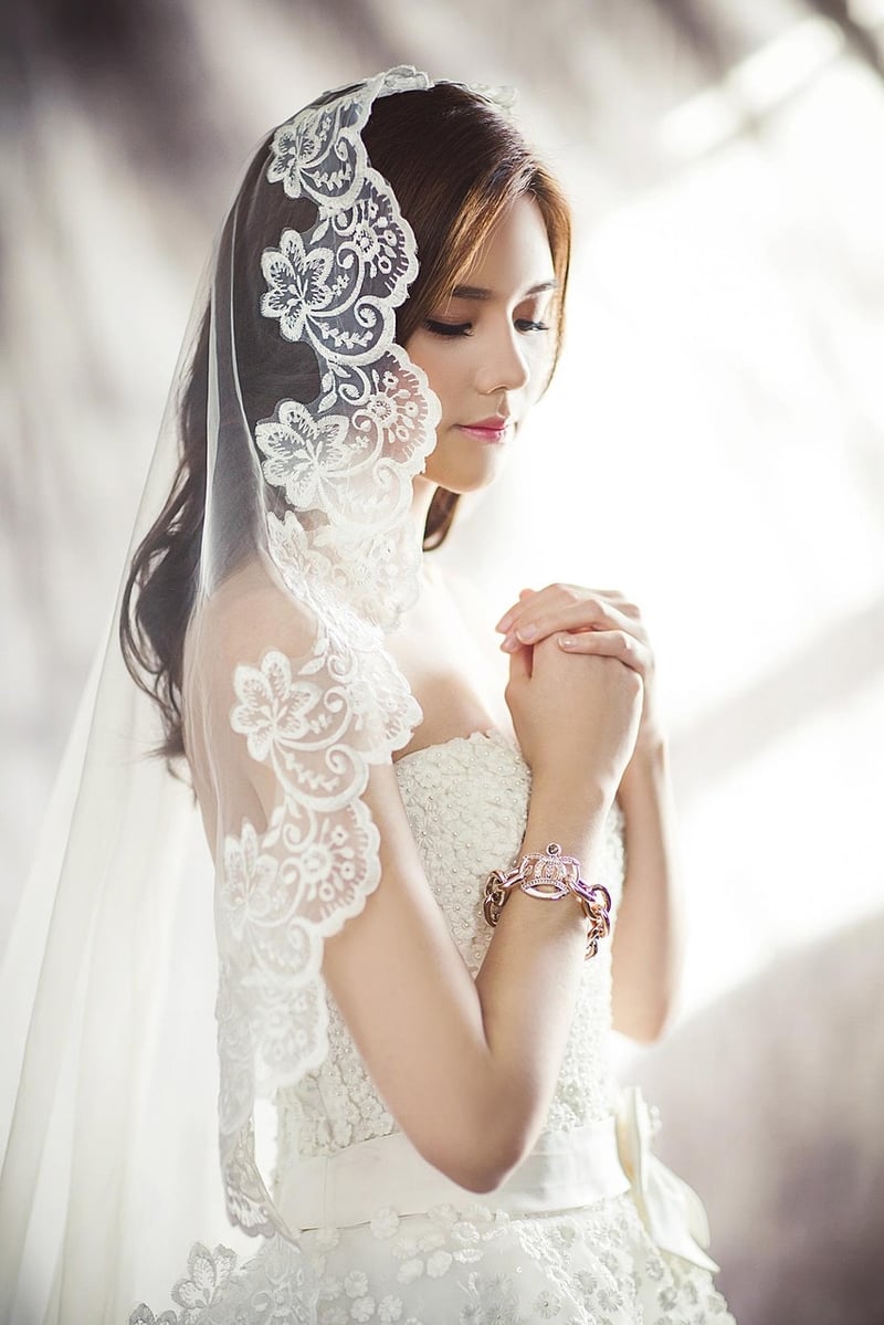 Floral Embellished Veil